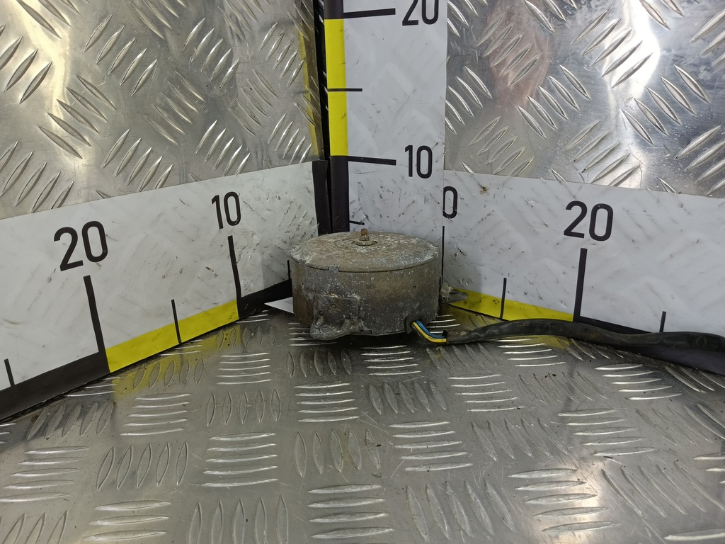 моторчик вентилятора MITSUBISHI CARISMA  MR914730, 980 рублей, Москва