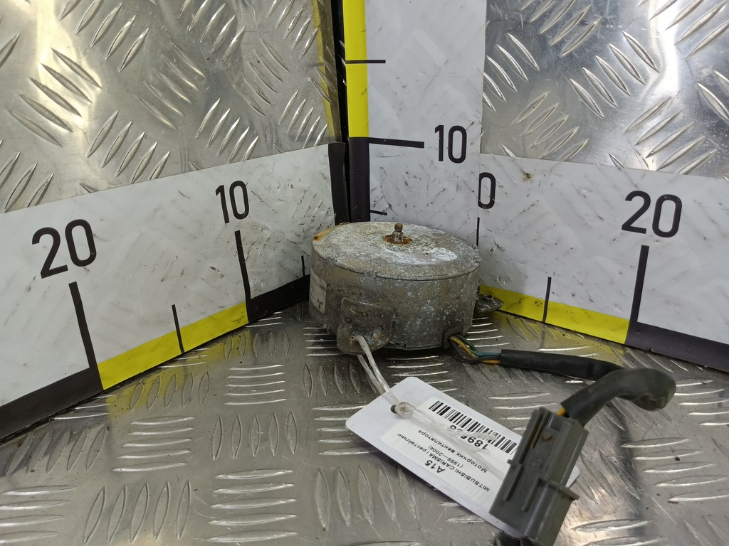 моторчик вентилятора MITSUBISHI CARISMA 1.8 GDI AT (122 л.с.)Carisma  I рестайлинг (1999—2004) Лифтбек MR914730, 980 рублей, Москва