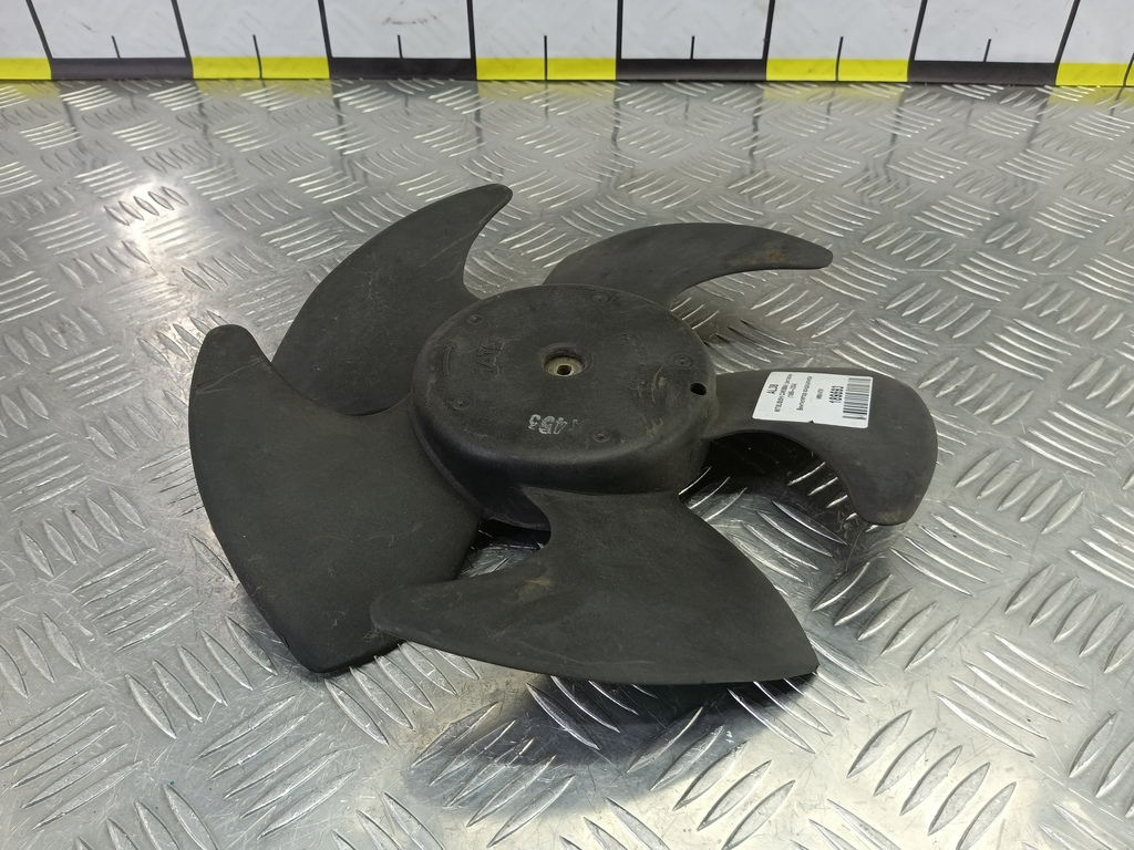 крыльчатка вентилятора MITSUBISHI CARISMA  MR914791, 520 рублей, Москва