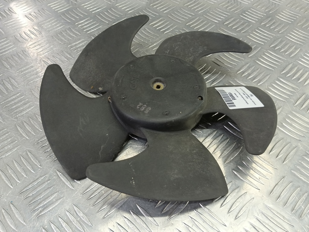 крыльчатка вентилятора MITSUBISHI CARISMA  MR914791, 520 рублей, Москва