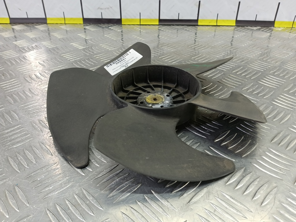 крыльчатка вентилятора MITSUBISHI CARISMA  MR914791, 520 рублей, Москва