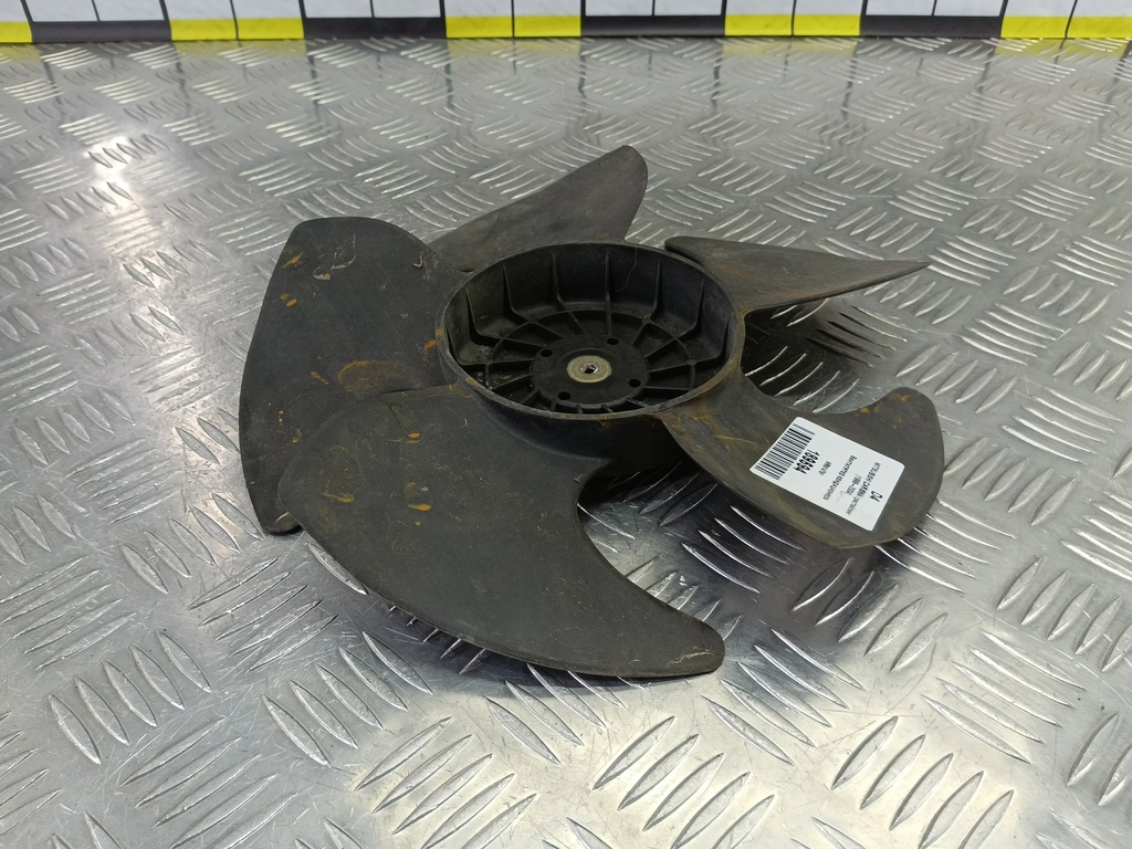 крыльчатка вентилятора MITSUBISHI CARISMA  MR914791, 520 рублей, Москва