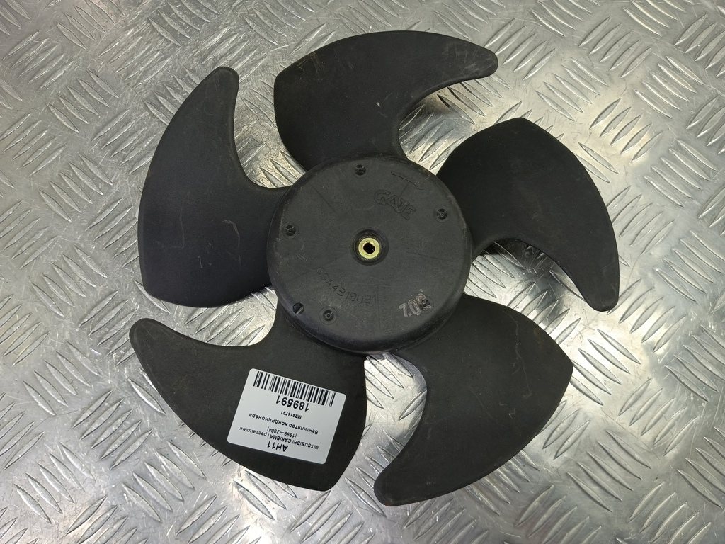 крыльчатка вентилятора MITSUBISHI CARISMA  MR914791, 520 рублей, Москва