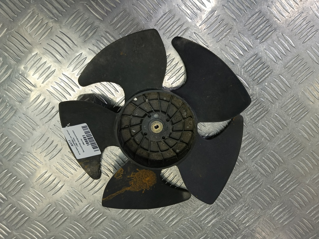 крыльчатка вентилятора MITSUBISHI CARISMA  MR914791, 520 рублей, Москва