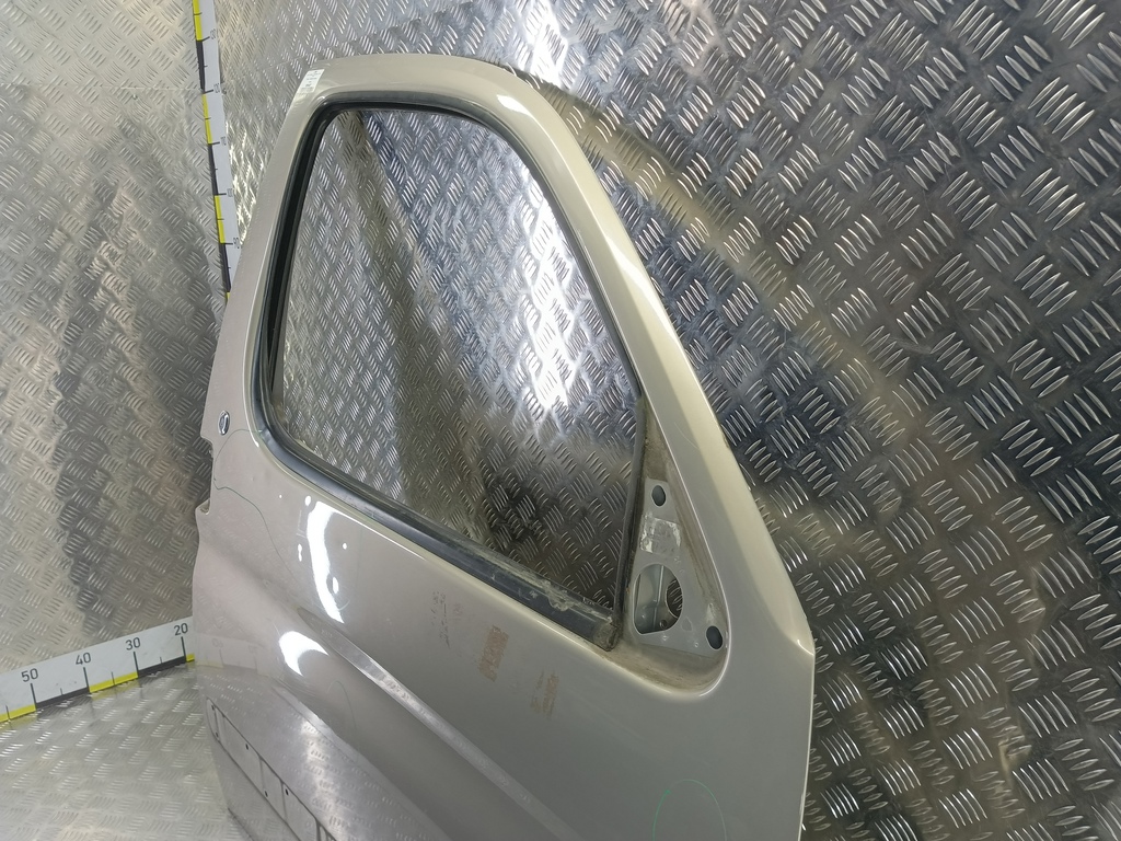 дверь Citroen Berlingo 1.6 MT (109 л.с.) Минивэн 5dBerlingo  I рестайлинг (2002—2012) 9004W3, 5000 рублей, Москва