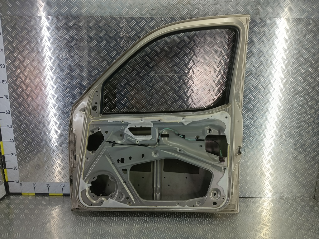 дверь Citroen Berlingo 1.6 MT (109 л.с.) Минивэн 5dBerlingo  I рестайлинг (2002—2012) 9004W3, 5000 рублей, Москва