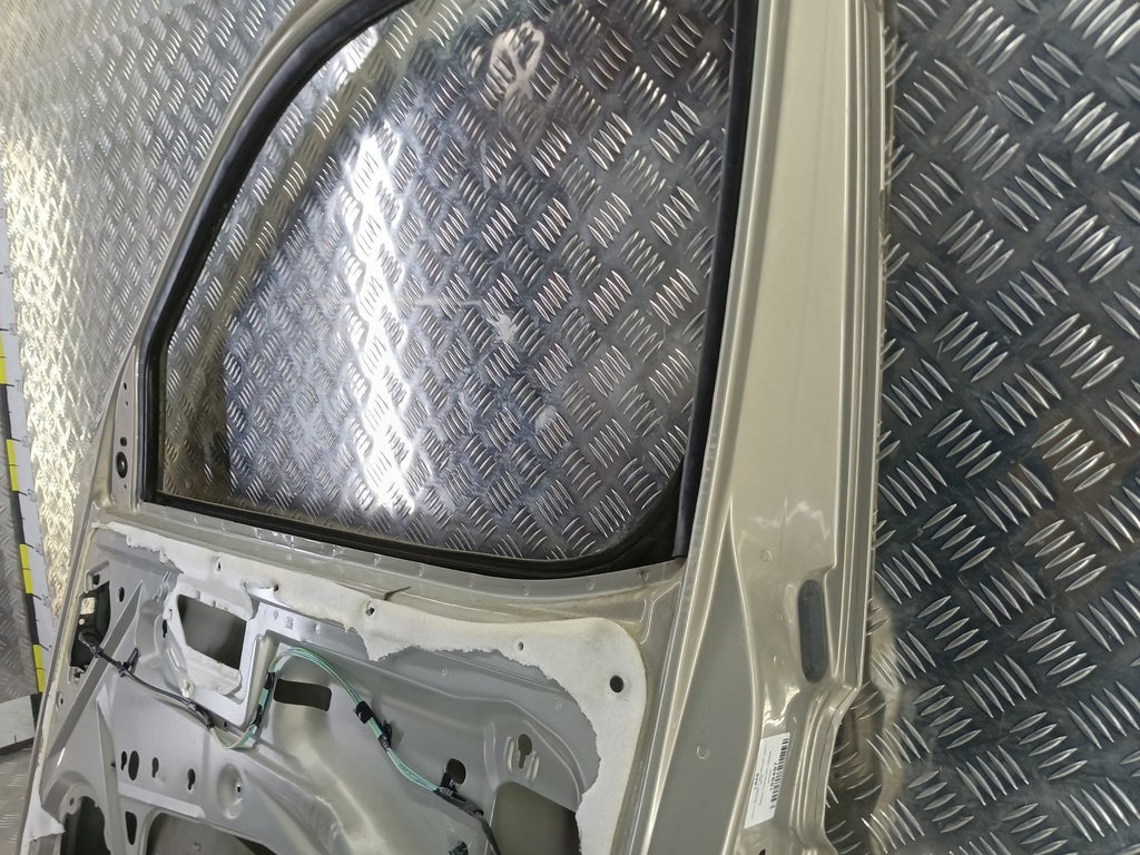 дверь Citroen Berlingo 1.6 MT (109 л.с.) Минивэн 5dBerlingo  I рестайлинг (2002—2012) 9004W3, 5000 рублей, Москва