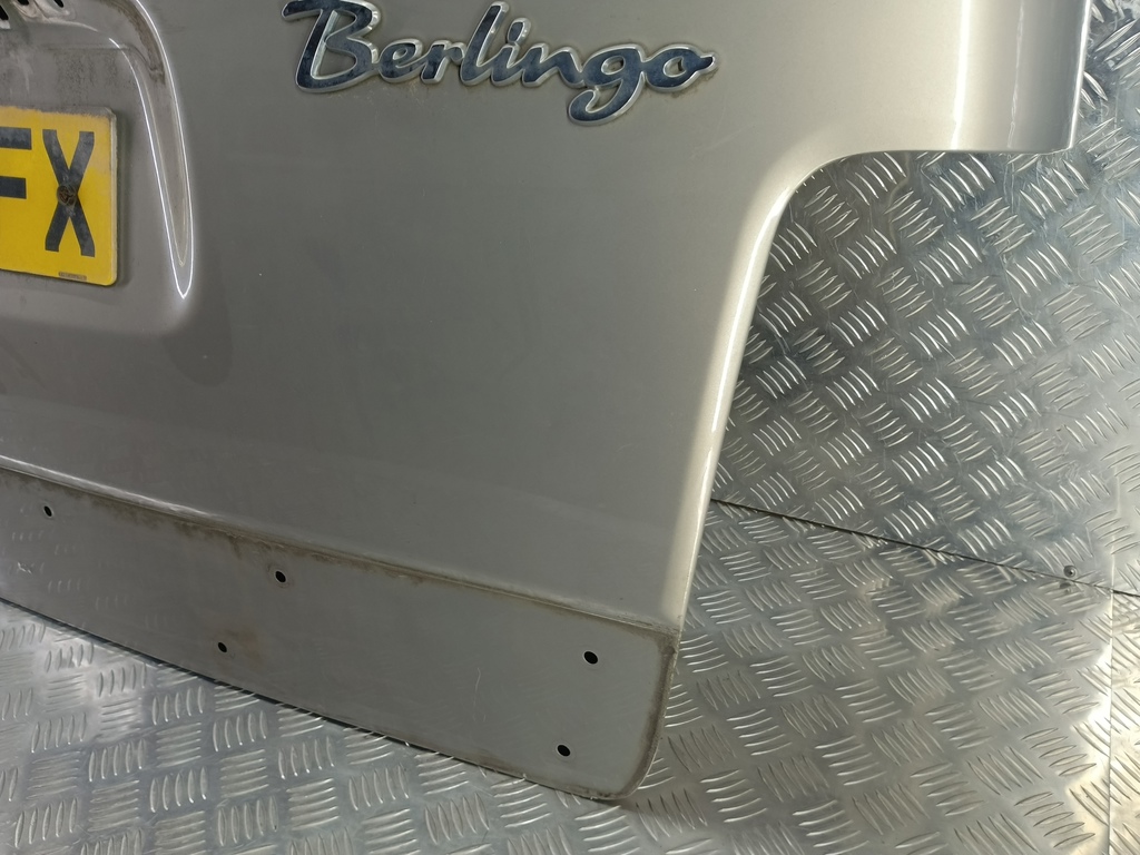 крышка багажника Citroen Berlingo 1.6 MT (109 л.с.) Минивэн 5dBerlingo  I рестайлинг (2002—2012) 8701W9, 9600 рублей, Москва