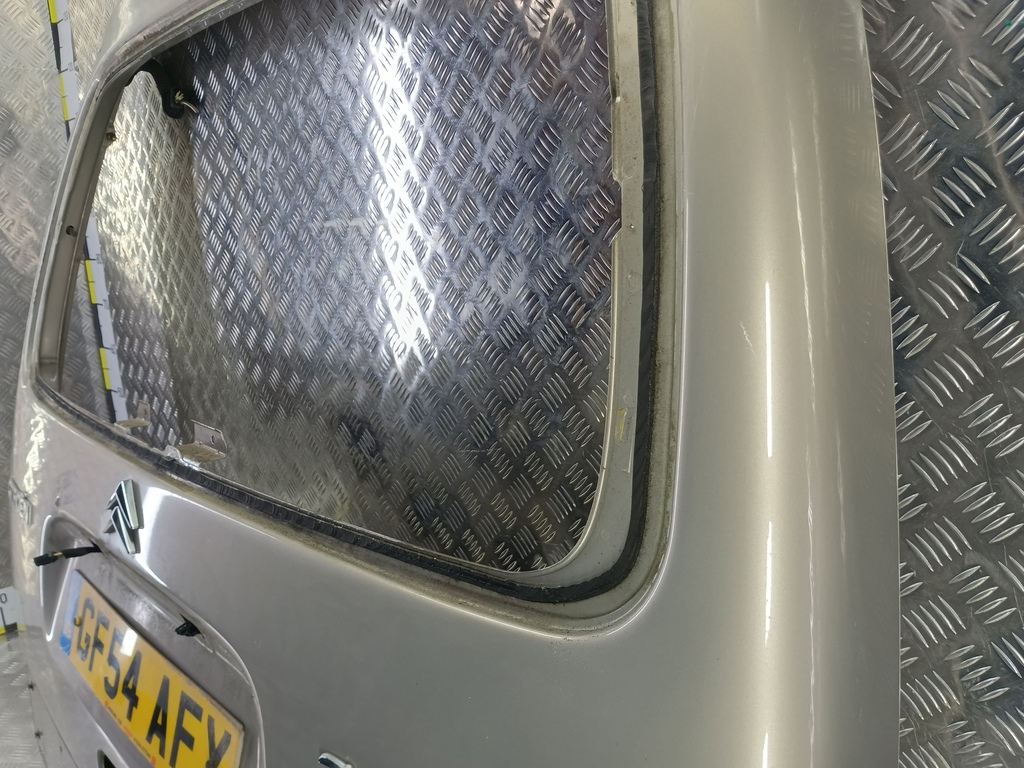 крышка багажника Citroen Berlingo 1.6 MT (109 л.с.) Минивэн 5dBerlingo  I рестайлинг (2002—2012) 8701W9, 9600 рублей, Москва