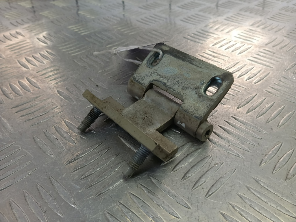 петля крышки багажника Citroen Berlingo 1.6 MT (109 л.с.) Минивэн 5dBerlingo  I рестайлинг (2002—2012) 871573, 750 рублей, Москва