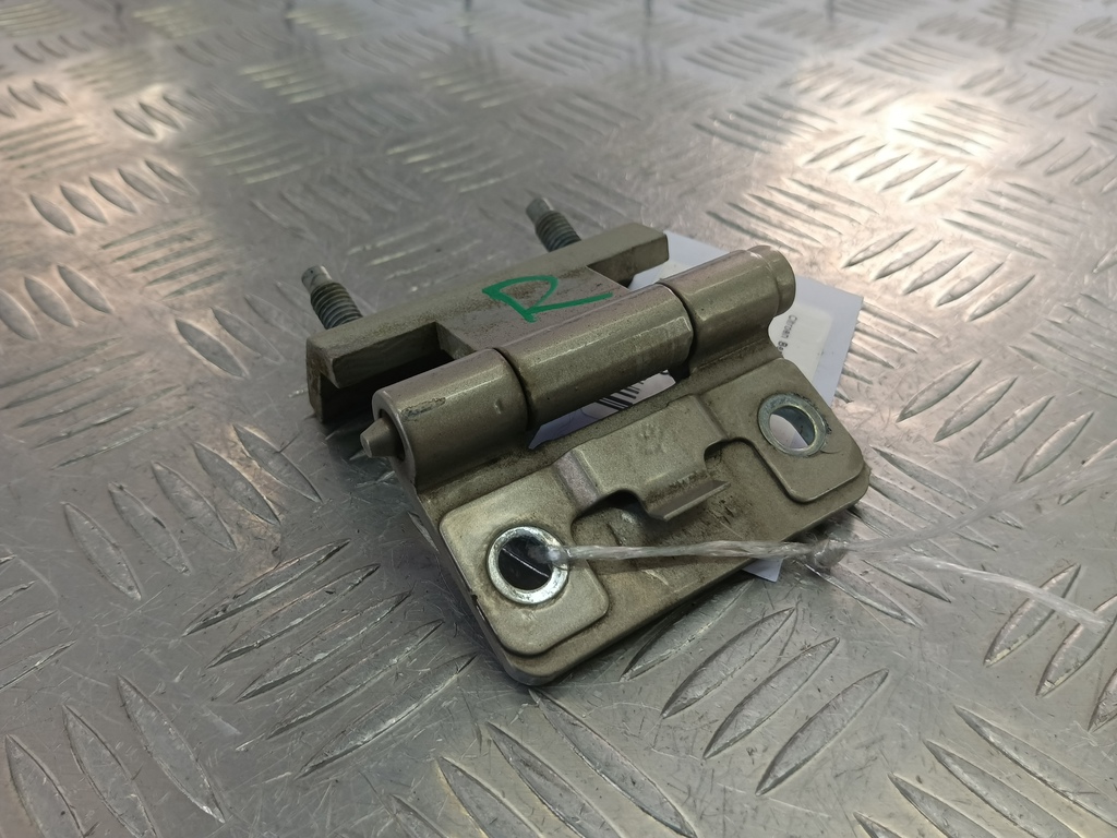 петля крышки багажника Citroen Berlingo 1.6 MT (109 л.с.) Минивэн 5dBerlingo  I рестайлинг (2002—2012) 871573, 750 рублей, Москва