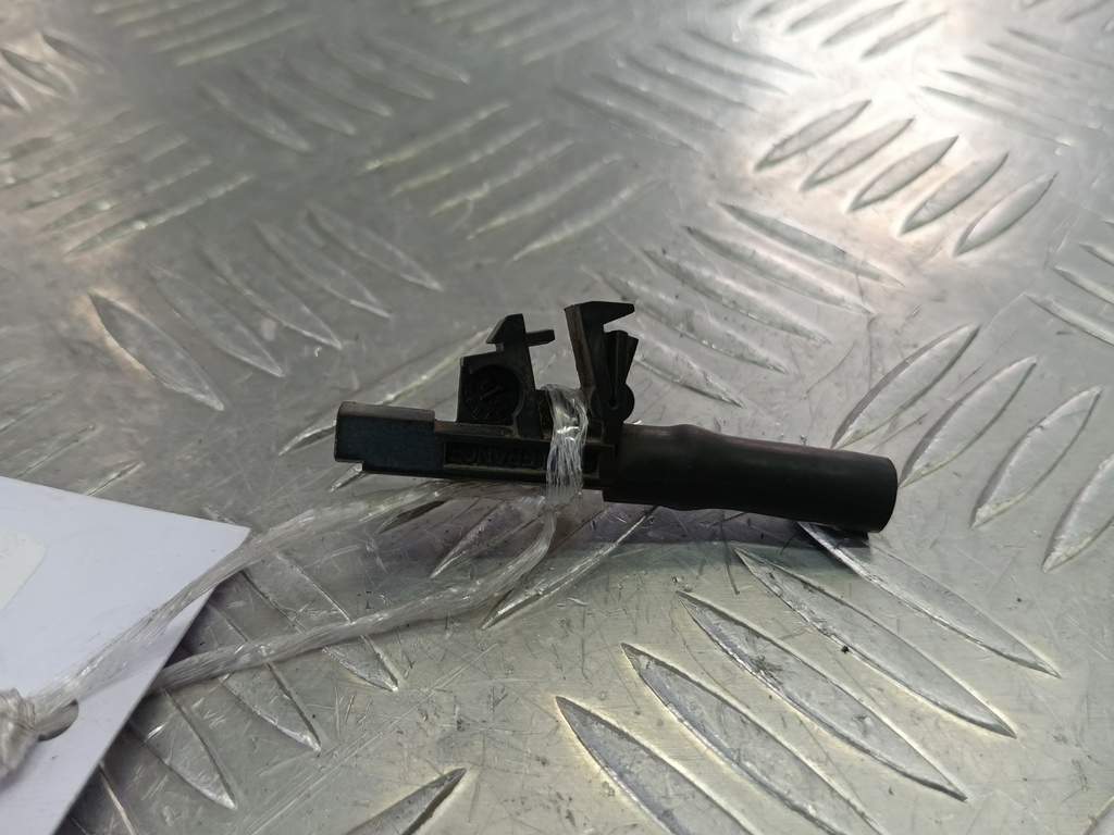 форсунка омывателя Citroen Berlingo 1.6 MT (109 л.с.) Минивэн 5dBerlingo  I рестайлинг (2002—2012) 6438A0, 630 рублей, Москва