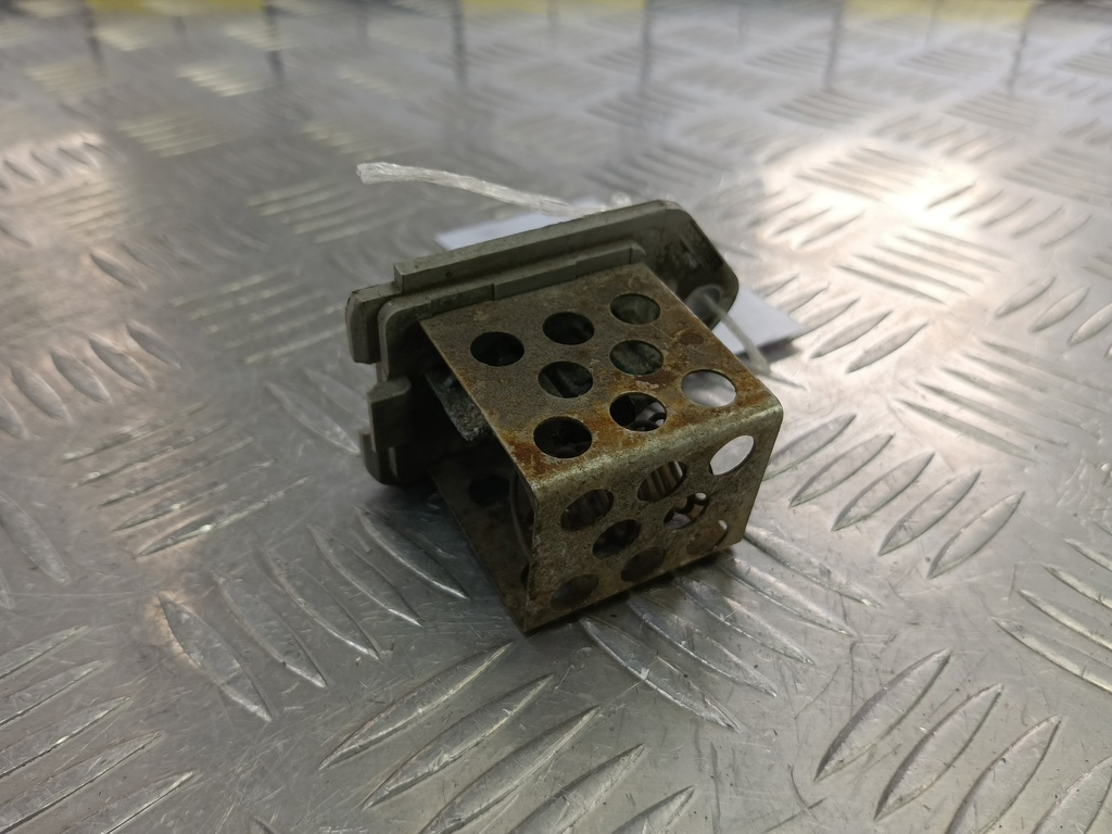 резистор вентилятора охлаждения Citroen Berlingo 1.6 MT (109 л.с.) Минивэн 5dBerlingo  I рестайлинг (2002—2012) 1267A9, 1210 рублей, Москва