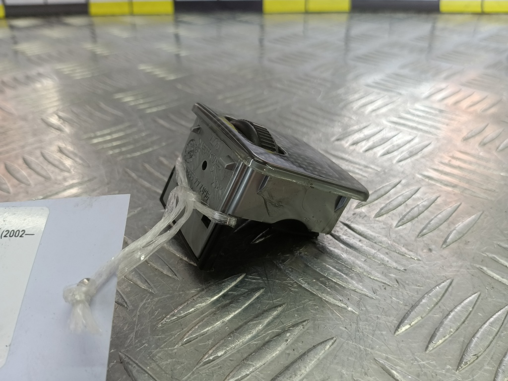 плафон потолочный Citroen Berlingo 1.6 MT (109 л.с.) Минивэн 5dBerlingo  I рестайлинг (2002—2012) 6362J7, 630 рублей, Москва