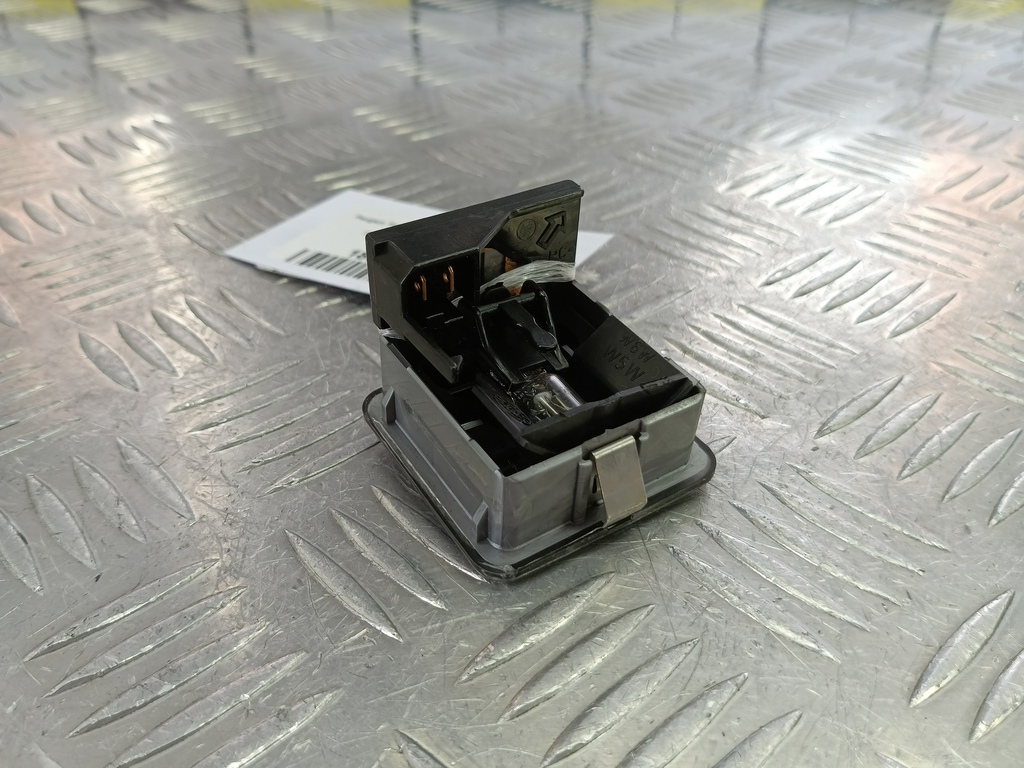 плафон потолочный Citroen Berlingo 1.6 MT (109 л.с.) Минивэн 5dBerlingo  I рестайлинг (2002—2012) 6362J7, 630 рублей, Москва