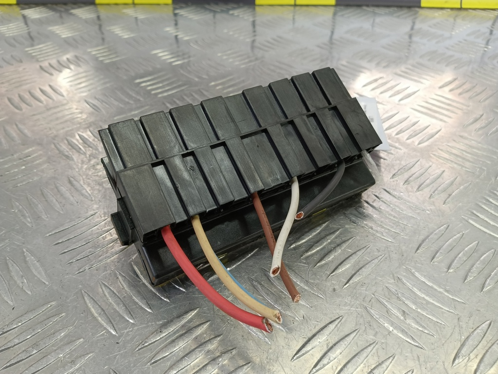 блок предохранителей Citroen Berlingo 1.6 MT (109 л.с.) Минивэн 5dBerlingo  I рестайлинг (2002—2012) 6500Z1, 750 рублей, Москва