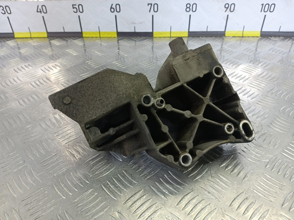 кронштейн генератора Citroen Berlingo 1.6 MT (109 л.с.) Минивэн 5dBerlingo  I рестайлинг (2002—2012) 5706J2, 3510 рублей, Москва