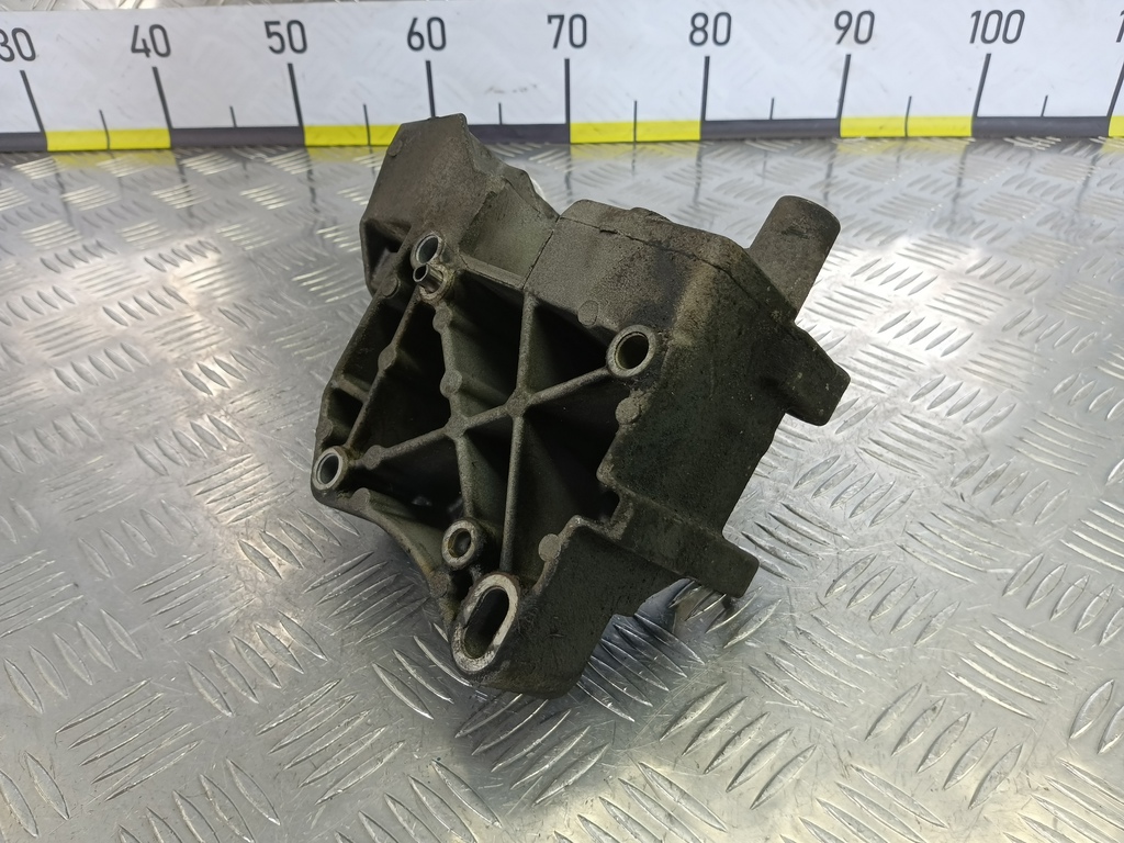 кронштейн генератора Citroen Berlingo 1.6 MT (109 л.с.) Минивэн 5dBerlingo  I рестайлинг (2002—2012) 5706J2, 3510 рублей, Москва