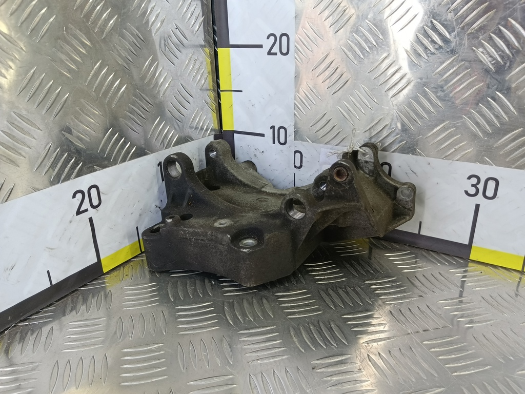 кронштейн генератора Citroen Berlingo 1.6 MT (109 л.с.) Минивэн 5dBerlingo  I рестайлинг (2002—2012) 5706J2, 3510 рублей, Москва