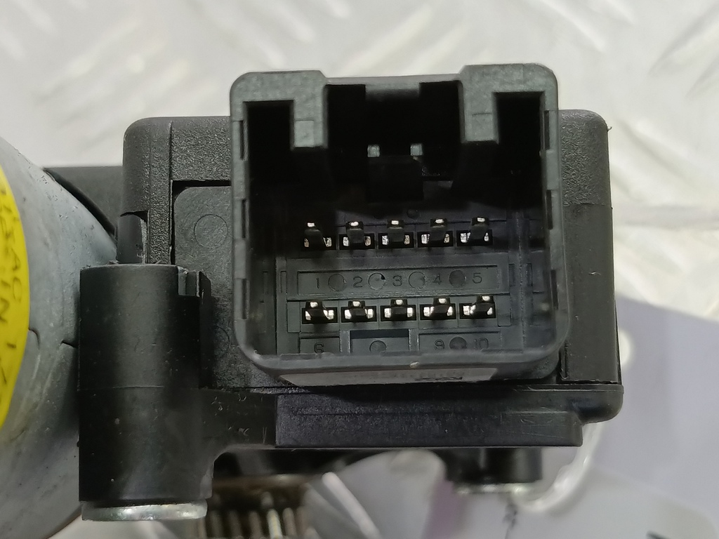 моторчик люка SUBARU Tribeca 3.0 4WD AT (250 л.с.)Tribeca  WX (2004—2007) Внедорожник 65450XA00A, 1780 рублей, Москва