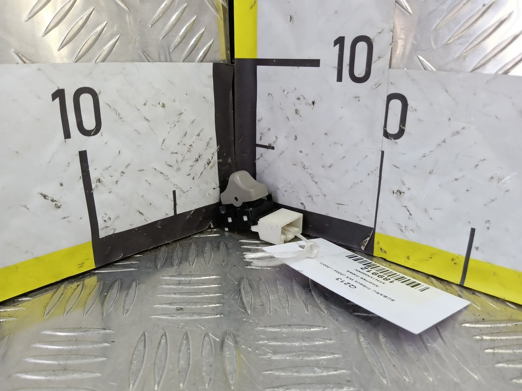 кнопка люка SUBARU Tribeca 3.0 4WD AT (250 л.с.)Tribeca  WX (2004—2007) Внедорожник 83341XA000MV, 980 рублей, Москва