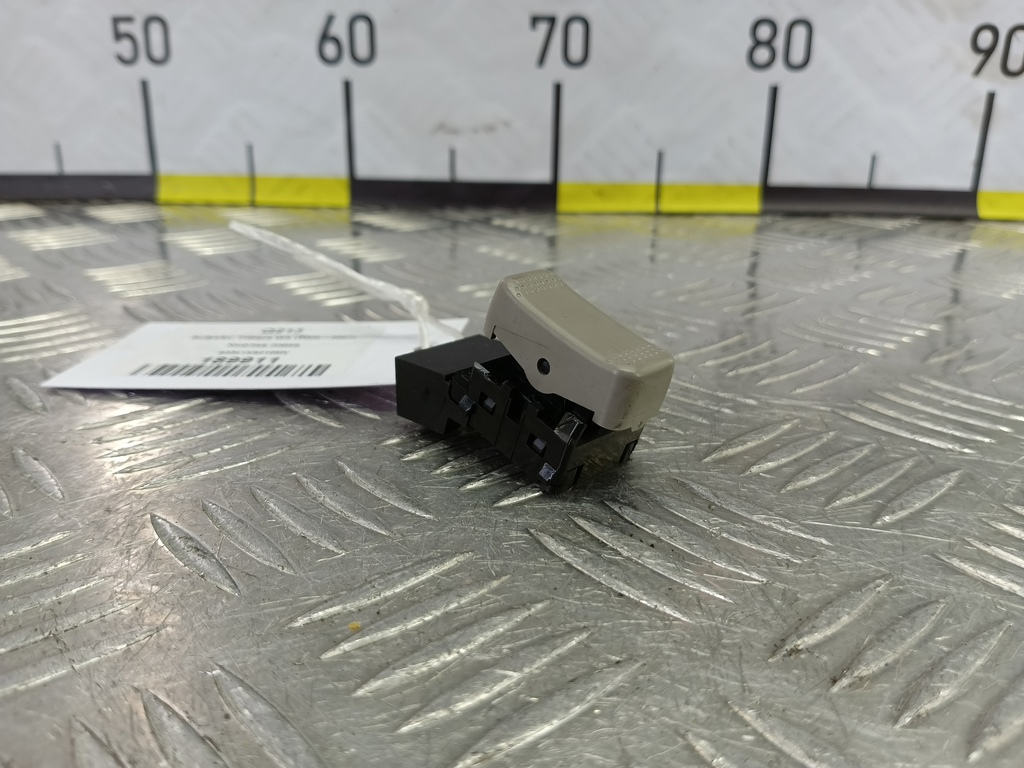 кнопка люка SUBARU Tribeca 3.0 4WD AT (250 л.с.)Tribeca  WX (2004—2007) Внедорожник 83341XA010MV, 980 рублей, Москва