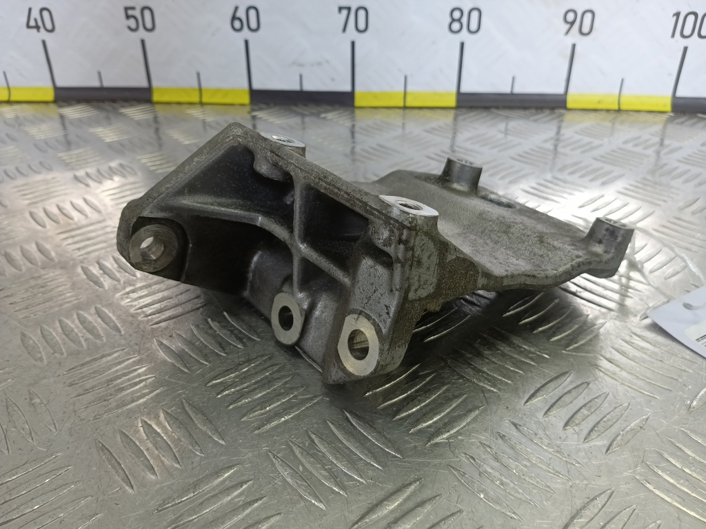 кронштейн компрессора кондиционера SUBARU Tribeca 3.0 4WD AT (250 л.с.)Tribeca  WX (2004—2007) Внедорожник 23950AA040, 2700 рублей, Москва