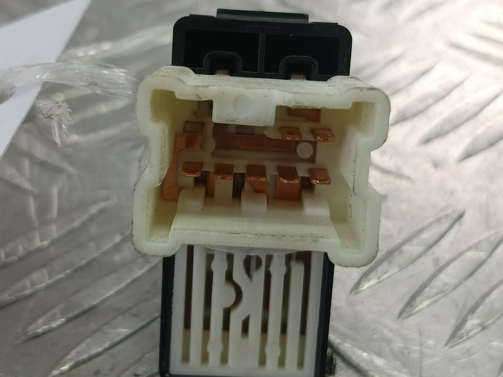 кнопка стеклоподъемника SUBARU Tribeca 3.0 4WD AT (250 л.с.)Tribeca  WX (2004—2007) Внедорожник 83071XA01A, 520 рублей, Москва