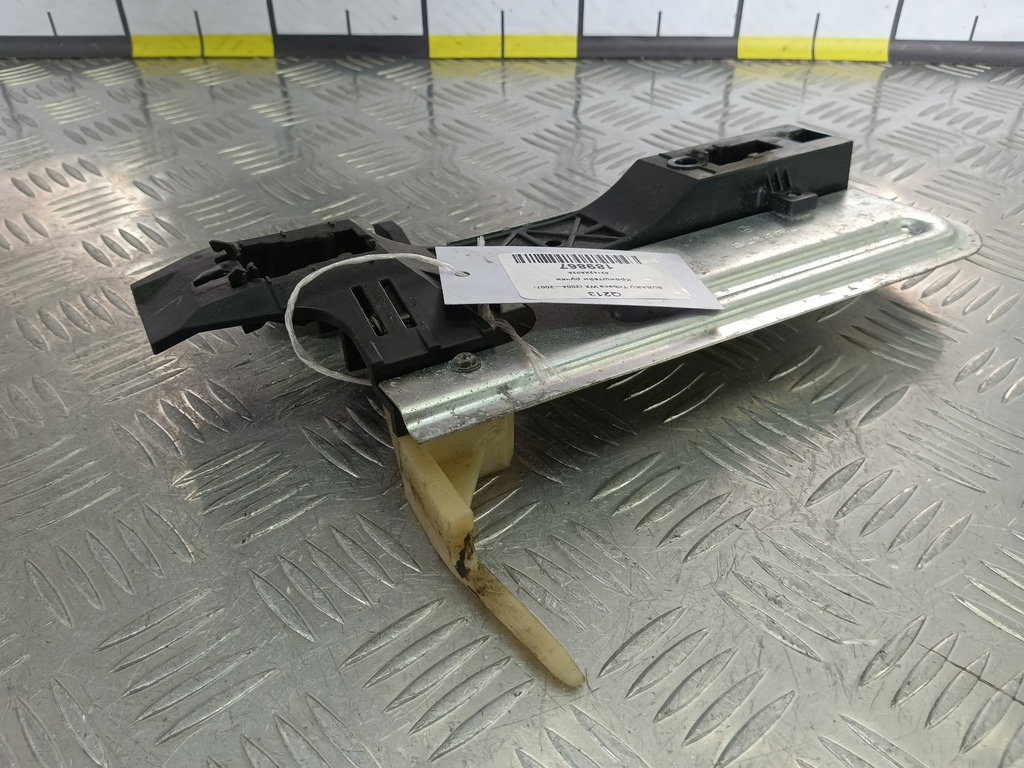 кронштейн ручки SUBARU Tribeca 3.0 4WD AT (250 л.с.)Tribeca  WX (2004—2007) Внедорожник 62142XA02A, 1210 рублей, Москва