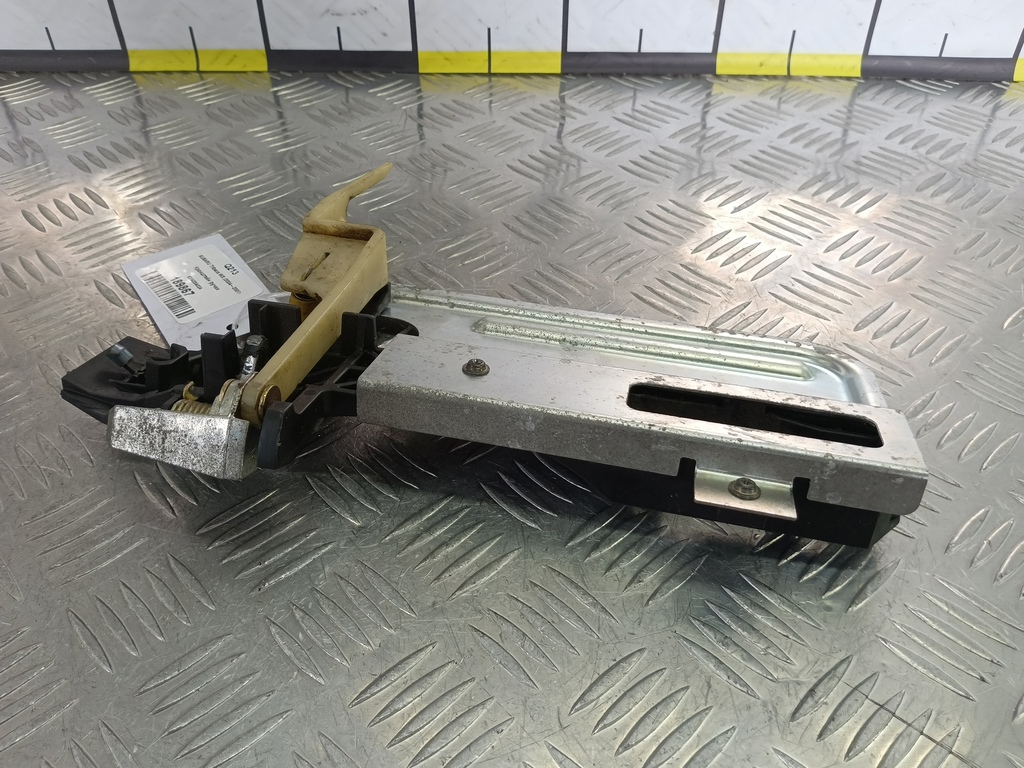 кронштейн ручки SUBARU Tribeca 3.0 4WD AT (250 л.с.)Tribeca  WX (2004—2007) Внедорожник 62142XA02A, 1210 рублей, Москва