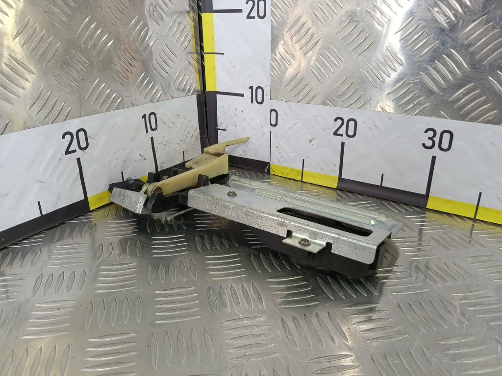 кронштейн ручки SUBARU Tribeca 3.0 4WD AT (250 л.с.)Tribeca  WX (2004—2007) Внедорожник 62142XA02A, 1210 рублей, Москва