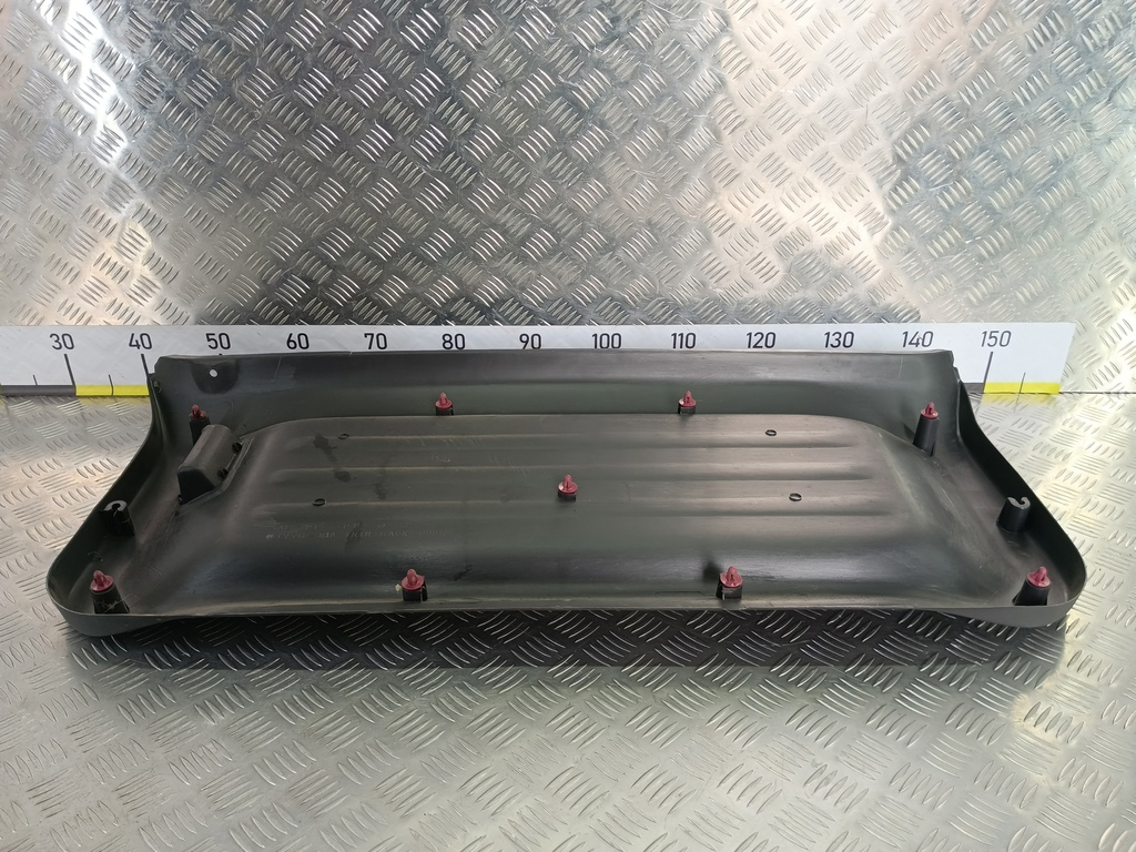 обшивка крышки багажника SUZUKI JIMNY  8377081A11P4Z, 2700 рублей, Москва