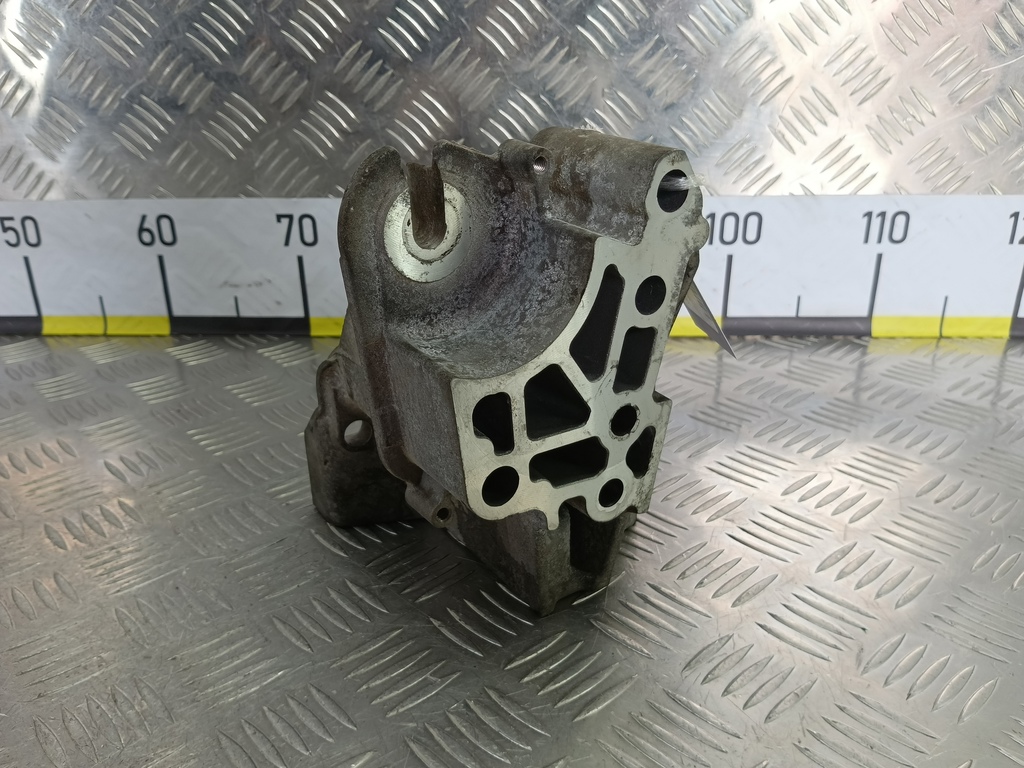 кронштейн двигателя (двс) LAND ROVER FREELANDER  LR001216, 630 рублей, Москва