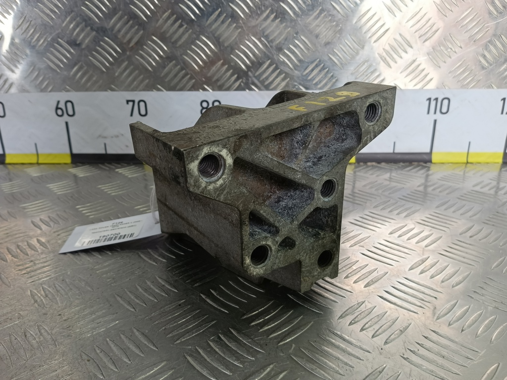 кронштейн двигателя (двс) LAND ROVER FREELANDER  LR001216, 630 рублей, Москва