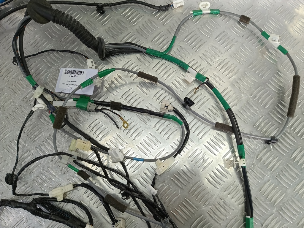 проводка (коса) SUBARU Tribeca 3.0 4WD AT (250 л.с.)Tribeca  WX (2004—2007) Внедорожник 81812XA14A, 1320 рублей, Москва