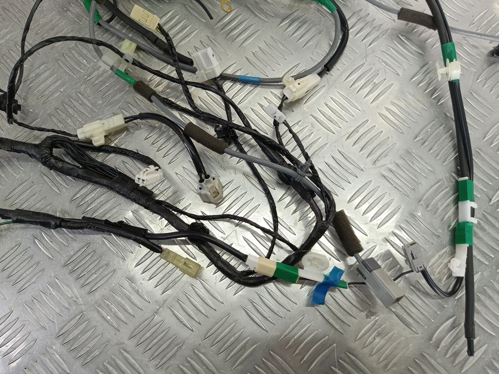 проводка (коса) SUBARU Tribeca 3.0 4WD AT (250 л.с.)Tribeca  WX (2004—2007) Внедорожник 81812XA14A, 1320 рублей, Москва