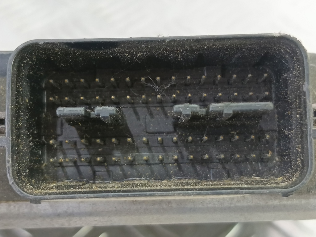 блок управления двигателем SUZUKI Grand Vitara 2.0 4WD MT (140 л.с.)Grand Vitara  II (2005—2008) Внедорожник 33920-65J01, 2130 рублей, Москва