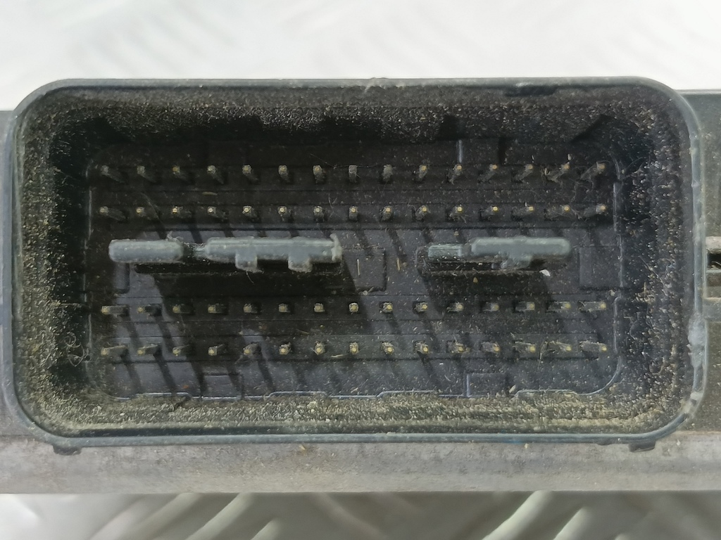 блок управления двигателем SUZUKI Grand Vitara 2.0 4WD MT (140 л.с.)Grand Vitara  II (2005—2008) Внедорожник 33920-65J01, 2130 рублей, Москва