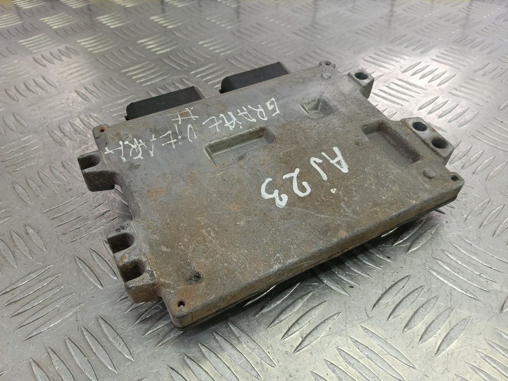 блок управления двигателем SUZUKI Grand Vitara 1.6 4WD MT (106 л.с.)Grand Vitara  II (2005—2008) Внедорожник 33920-64J01, 3279 рублей, Москва