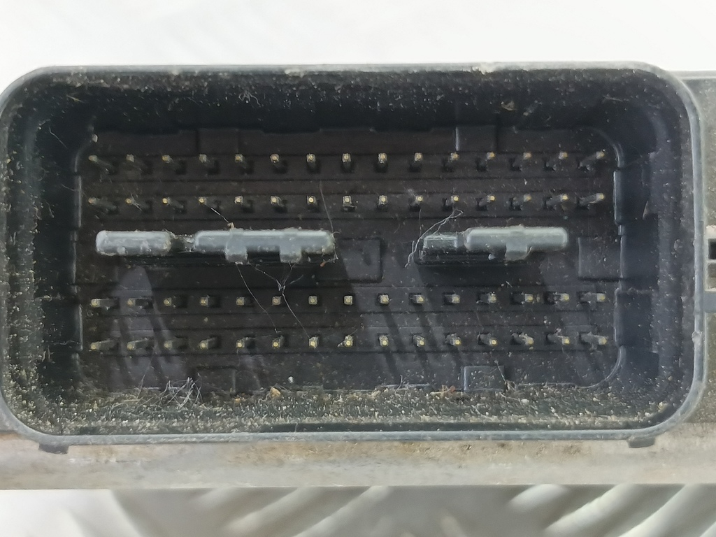 блок управления двигателем SUZUKI Grand Vitara 1.6 4WD MT (106 л.с.)Grand Vitara  II (2005—2008) Внедорожник 33920-64J01, 3279 рублей, Москва