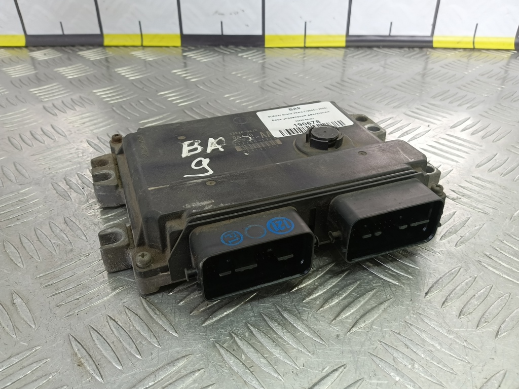 блок управления двигателем SUZUKI Grand Vitara 1.6 4WD MT (106 л.с.)Grand Vitara  II (2005—2008) Внедорожник 33920-64J01, 3279 рублей, Москва