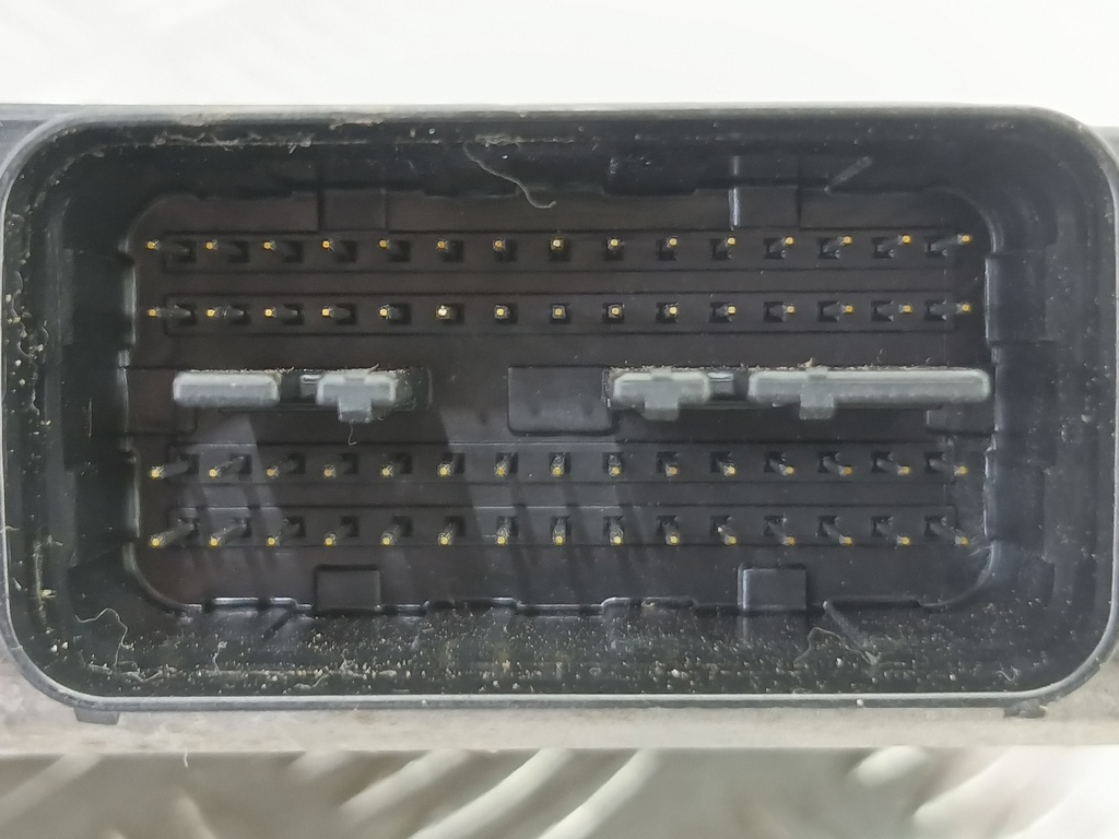 блок управления двигателем SUZUKI Grand Vitara 1.6 4WD MT (106 л.с.)Grand Vitara  II (2005—2008) Внедорожник 33920-64J01, 3279 рублей, Москва