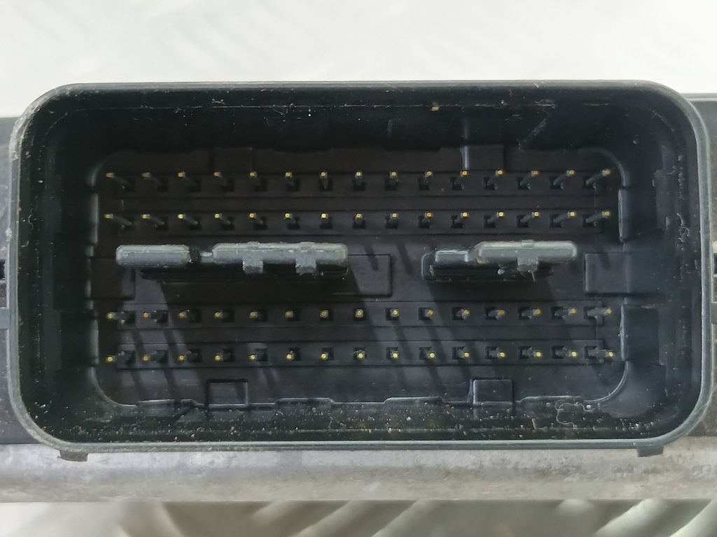 блок управления двигателем SUZUKI Grand Vitara 1.6 4WD MT (106 л.с.)Grand Vitara  II (2005—2008) Внедорожник 33920-64J01, 3279 рублей, Москва