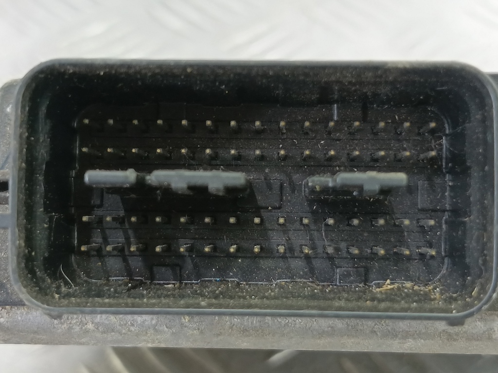 блок управления двигателем SUZUKI Grand Vitara 1.6 4WD MT (106 л.с.)Grand Vitara  II (2005—2008) Внедорожник 33920-64J01, 3279 рублей, Москва