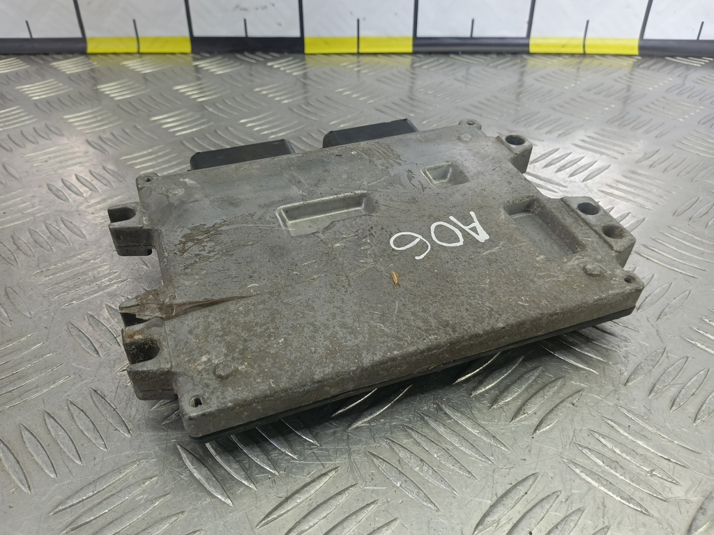 блок управления двигателем SUZUKI Grand Vitara 1.6 4WD MT (106 л.с.)Grand Vitara  II (2005—2008) Внедорожник 33920-64J01, 3279 рублей, Москва