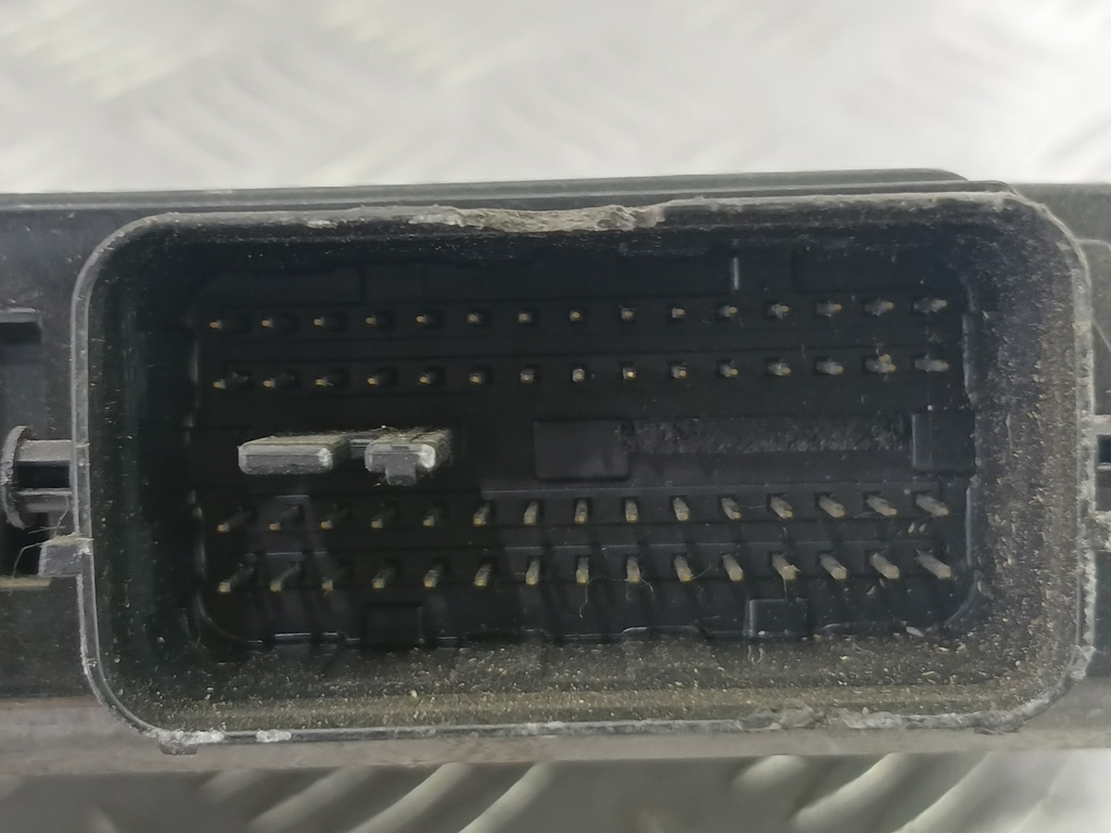 блок управления двигателем SUZUKI Grand Vitara 1.6 4WD MT (106 л.с.)Grand Vitara  II (2005—2008) Внедорожник 33920-64J01, 3279 рублей, Москва