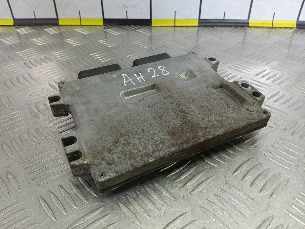 блок управления двигателем SUZUKI Grand Vitara 2.0 4WD MT (140 л.с.)Grand Vitara  I рестайлинг (2000—2006) Внедорожник 33920-65J00, 6150 рублей, Москва