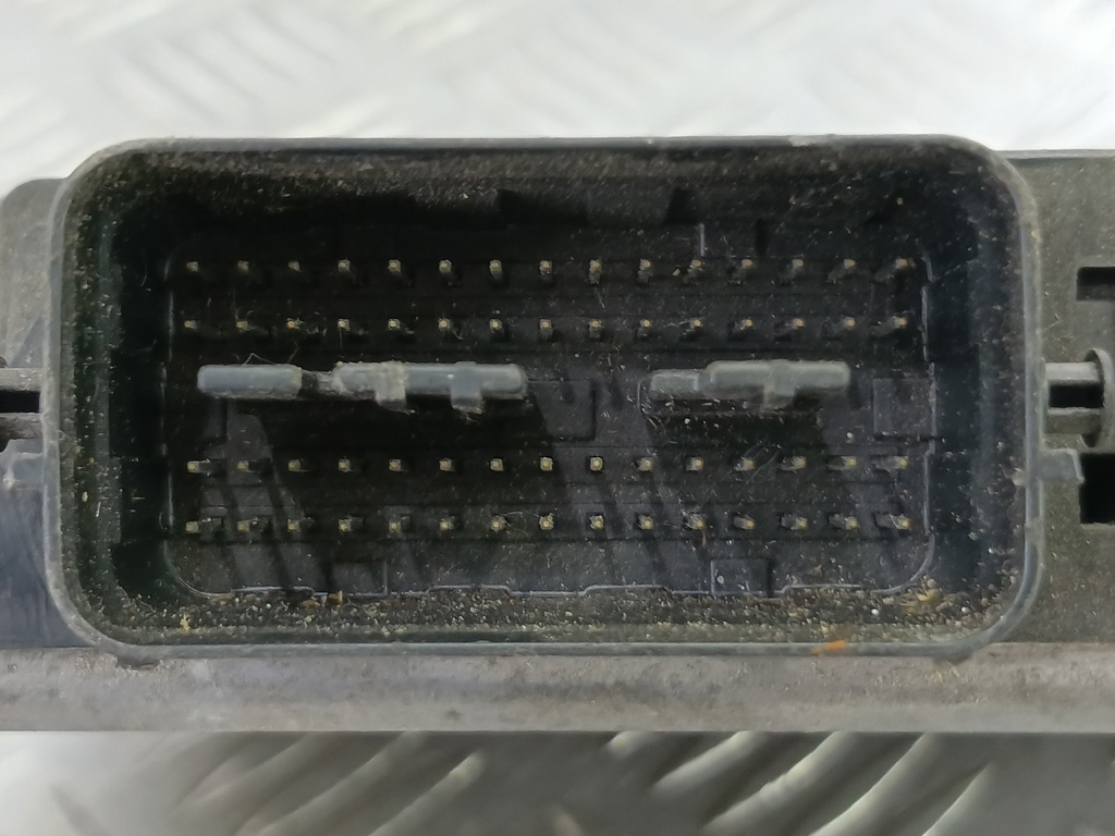 блок управления двигателем SUZUKI Grand Vitara 2.0 4WD MT (140 л.с.)Grand Vitara  I рестайлинг (2000—2006) Внедорожник 33920-65J00, 6150 рублей, Москва