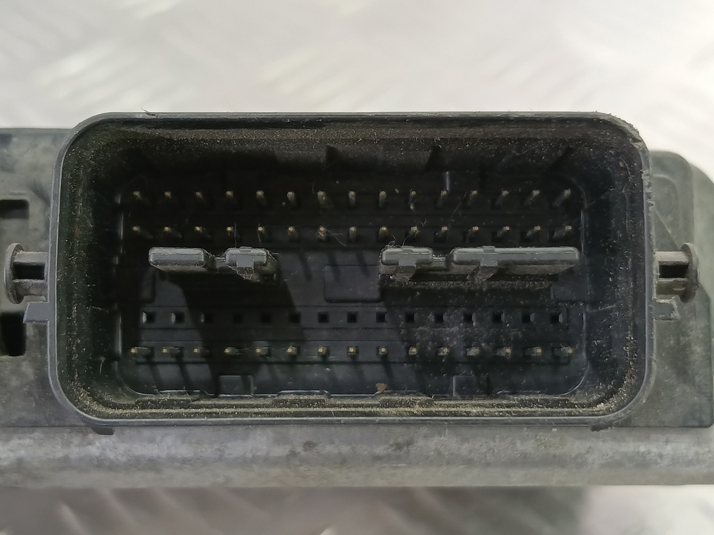 блок управления двигателем SUZUKI SWIFT 1.5 MT (102 л.с.)Swift  III (2004—2011) Хетчбэк 33920-65J32, 2360 рублей, Москва