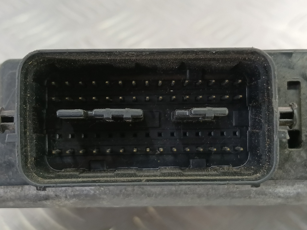 блок управления двигателем SUZUKI SWIFT 1.5 MT (102 л.с.)Swift  III (2004—2011) Хетчбэк 33920-65J32, 2360 рублей, Москва